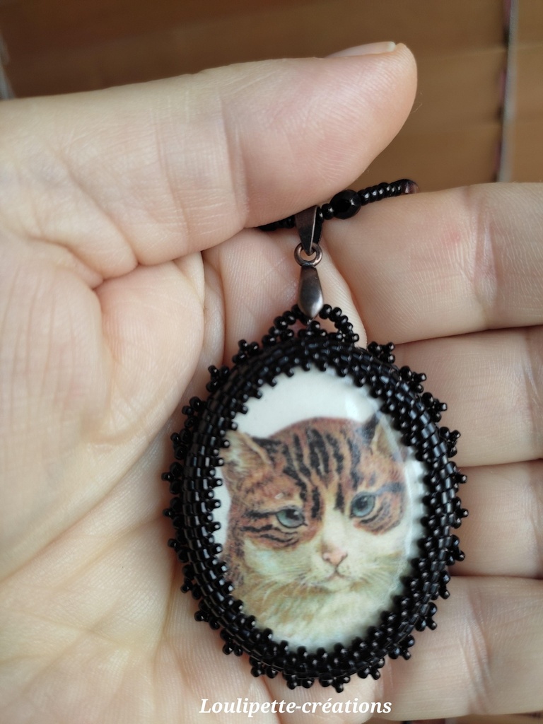 Collier chat style ancien