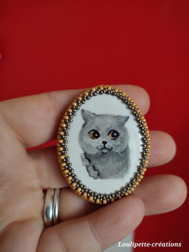 Broche chat gris